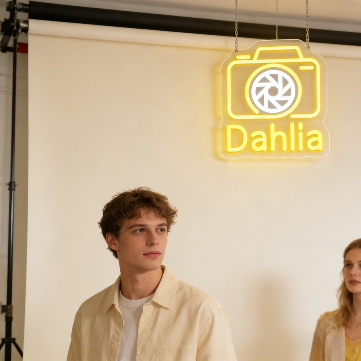 Dahlia Camera Neon Light Sign  - Vintage Photography Lighting recension och pris